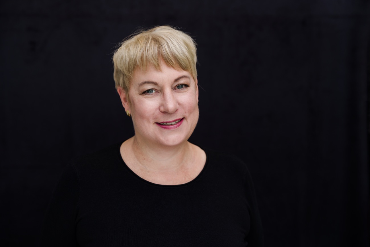 Manuela Ruppert lächelt